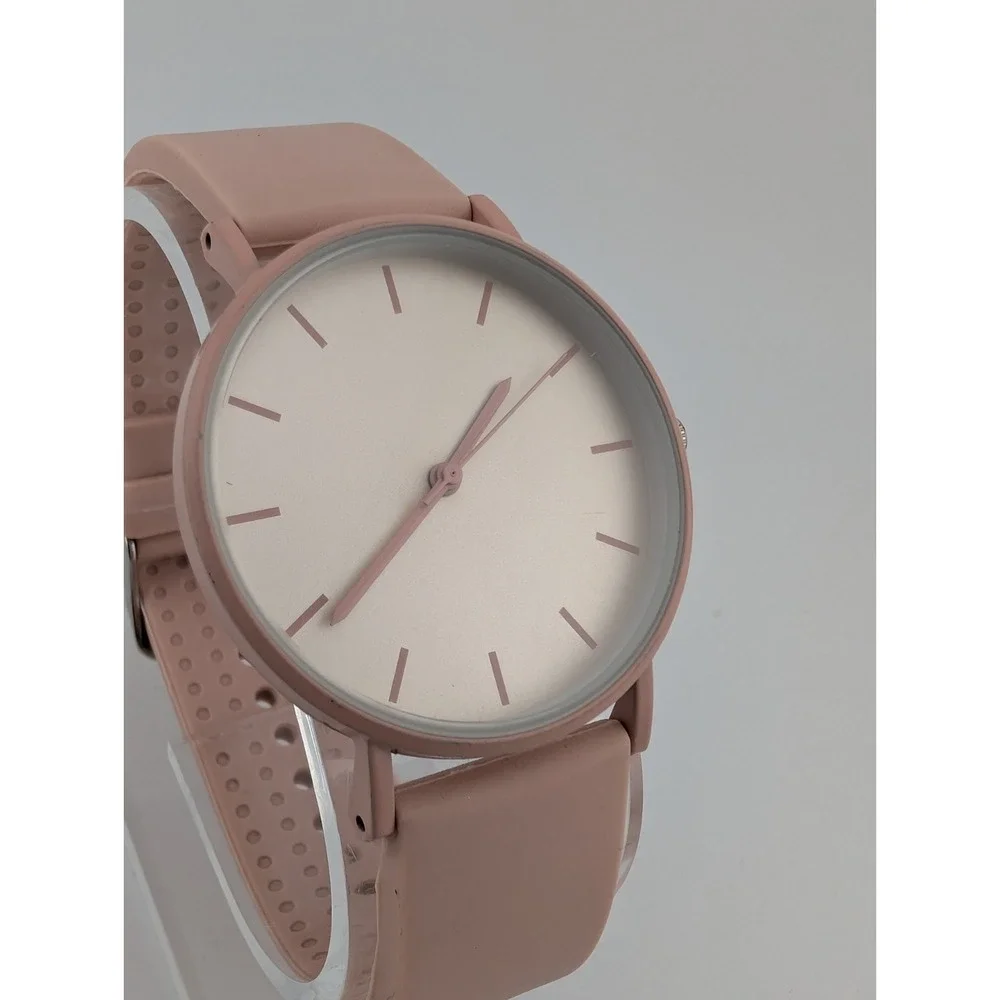 JCPenney‎ Watch Women 36mm Case Pink Silicone Band- New Battery